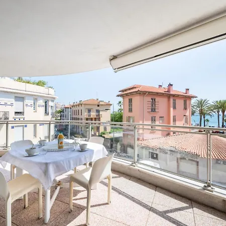 Apartamento Les Allees Du Cap-2 By Interhome *