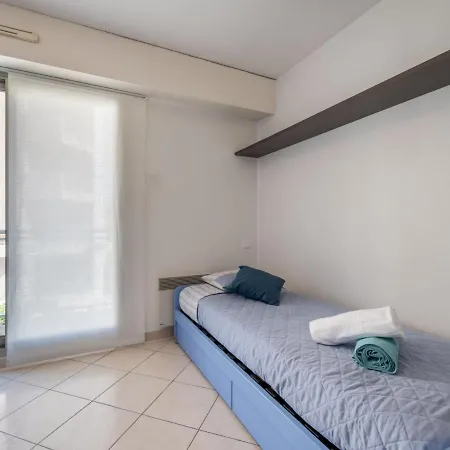 Les Allees Du Cap-2 By Interhome *