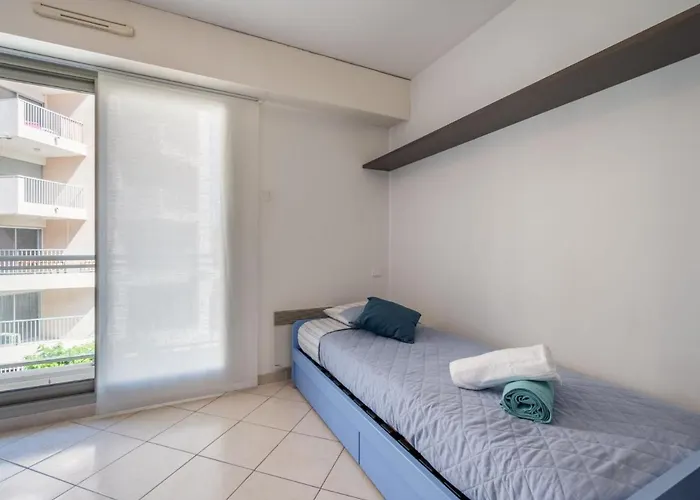 Les Allees Du Cap-2 By Interhome *