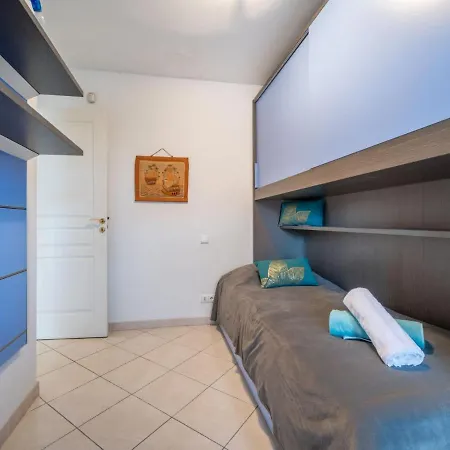 Les Allées Du Cap-2 Appartement