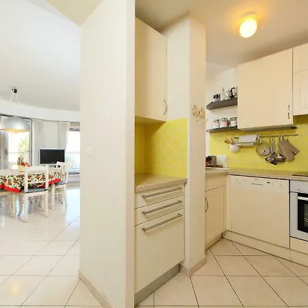 Апартаменты Les Allees Du Cap-2 By Interhome