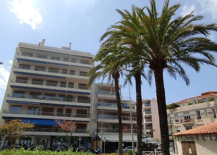 Apartment Les Allees Du Cap-2 By Interhome